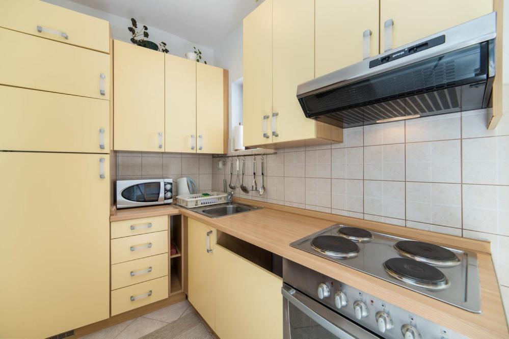 Apartments Dominko Brist Exterior foto